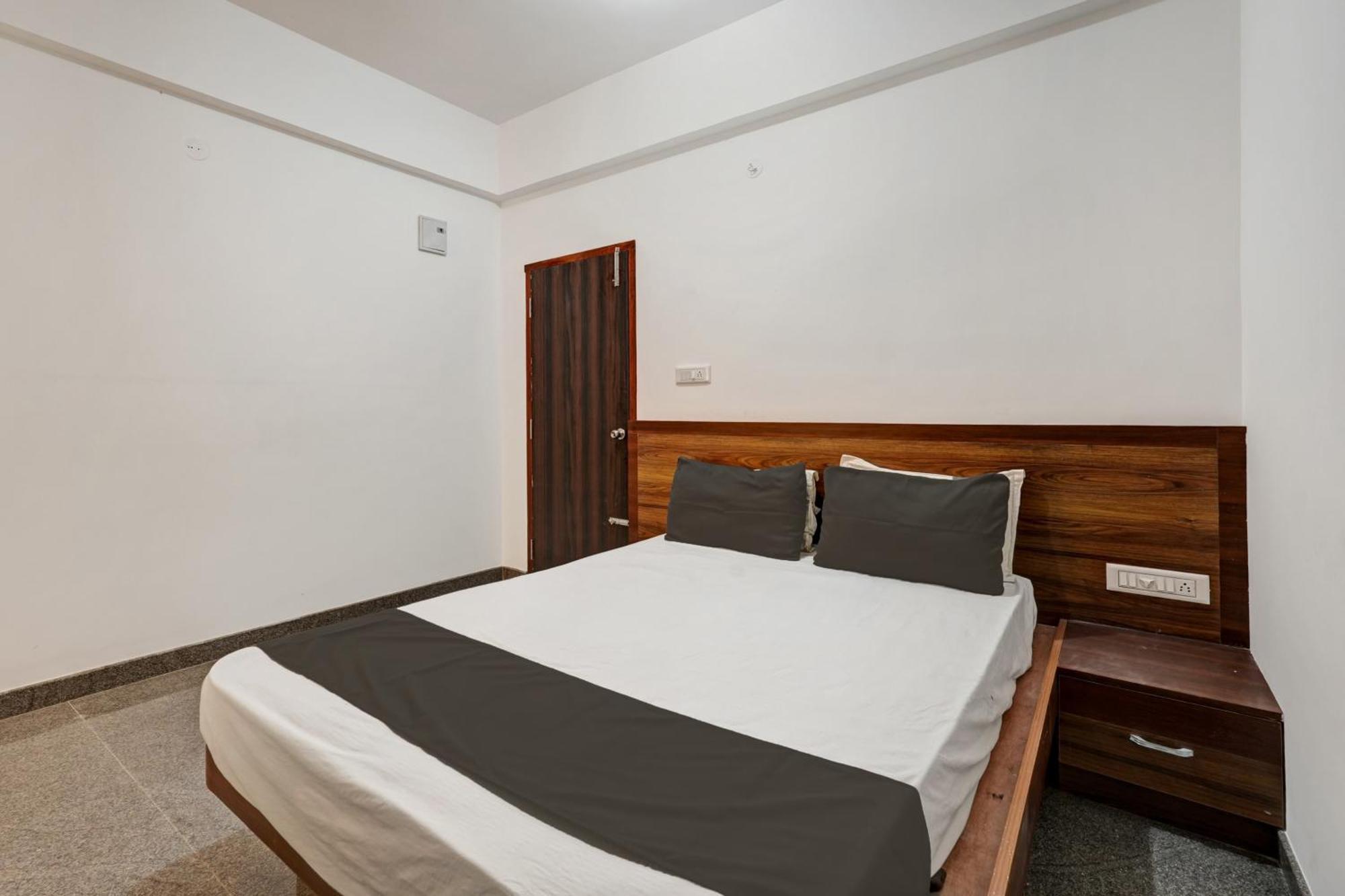 Oyo Hotel Bungalow Inn Lodging & Boarding Bangalore Luaran gambar