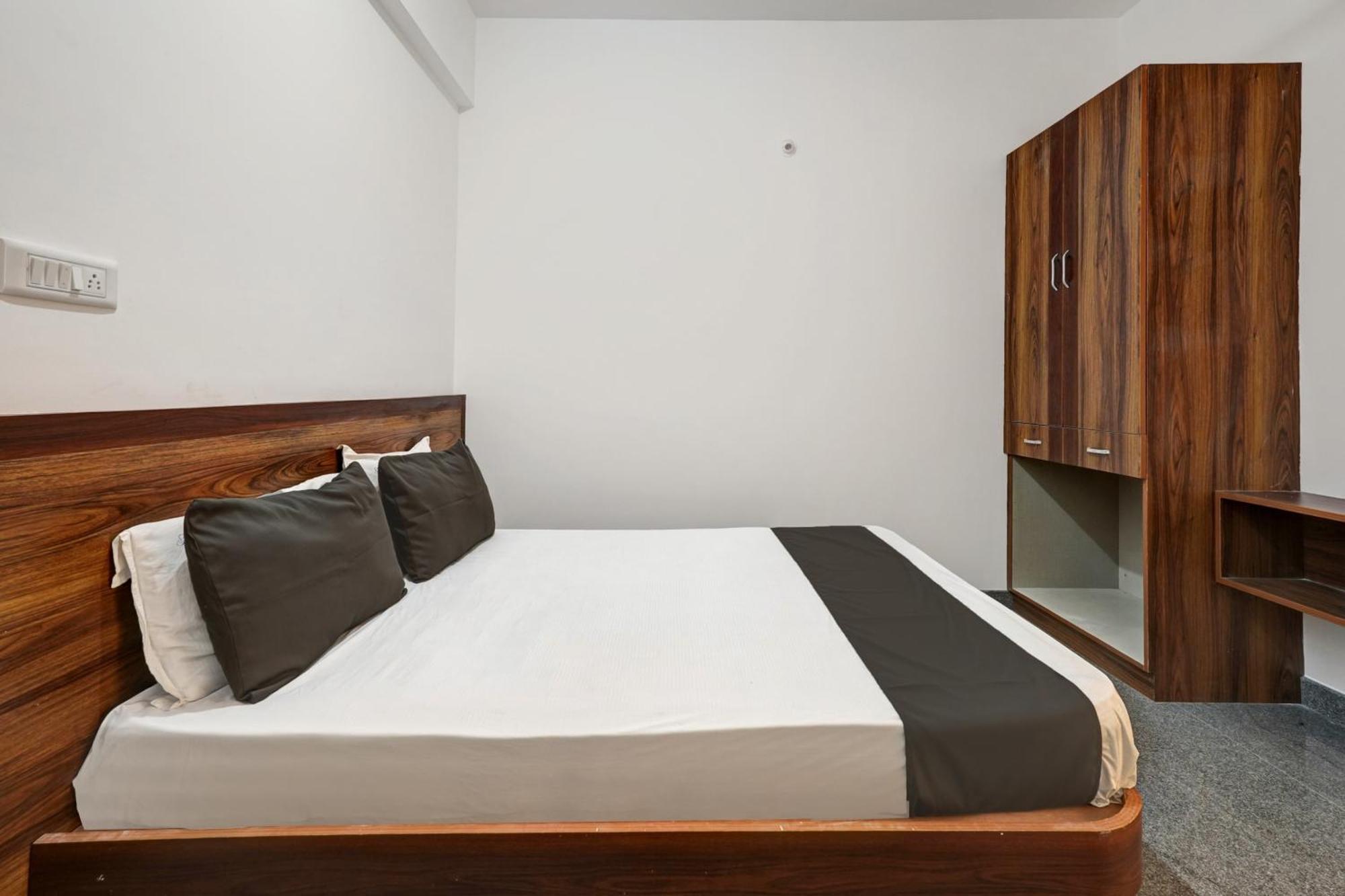 Oyo Hotel Bungalow Inn Lodging & Boarding Bangalore Luaran gambar