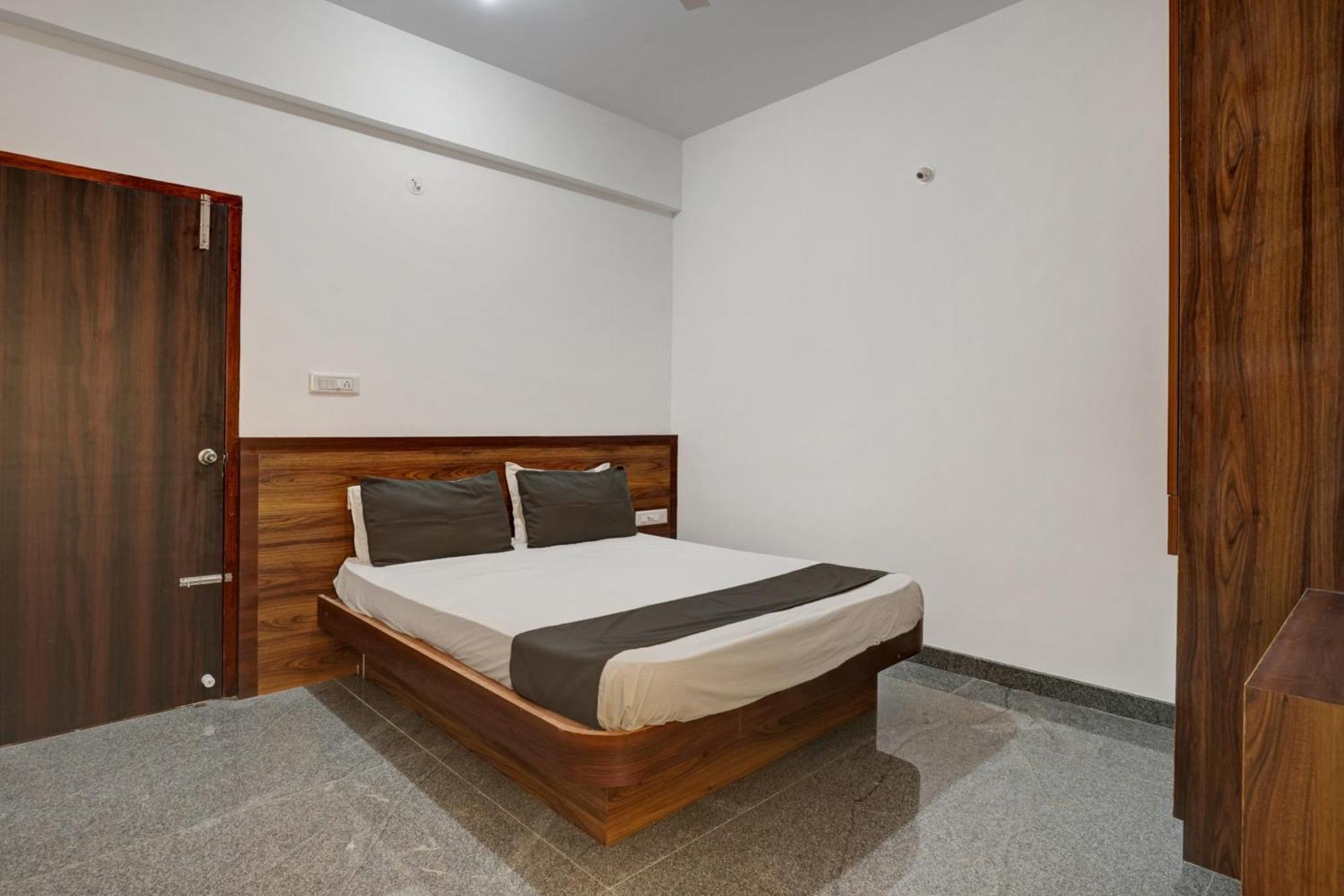 Oyo Hotel Bungalow Inn Lodging & Boarding Bangalore Luaran gambar