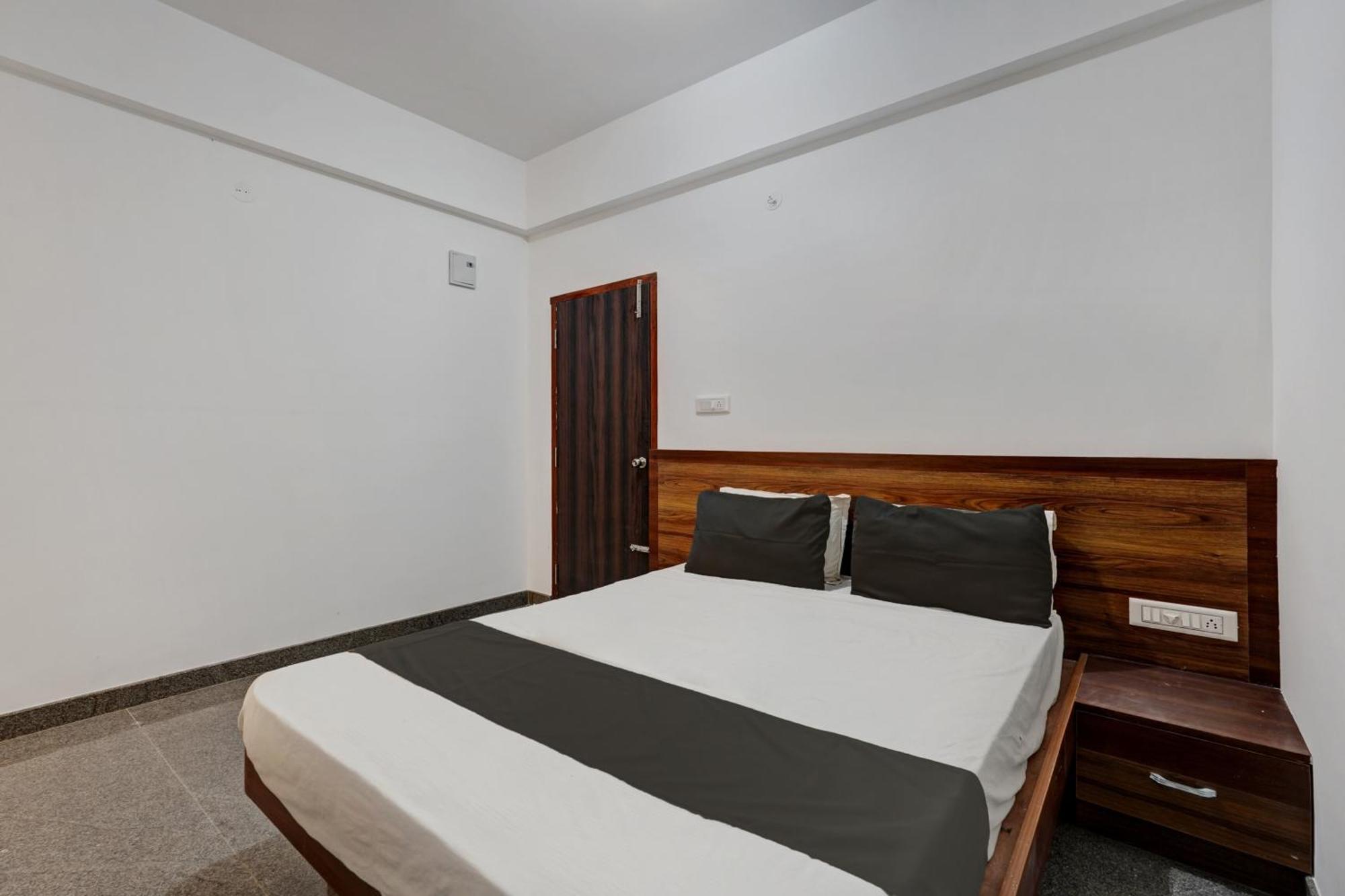 Oyo Hotel Bungalow Inn Lodging & Boarding Bangalore Luaran gambar